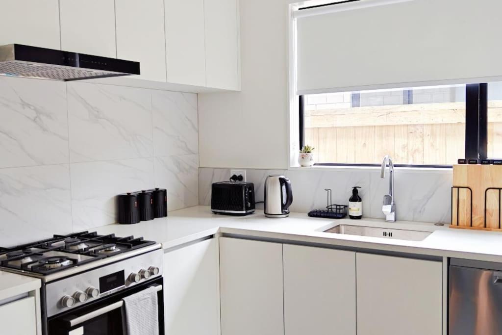 Modern & Cozy New Build Retreat Villa Hamilton Eksteriør bilde